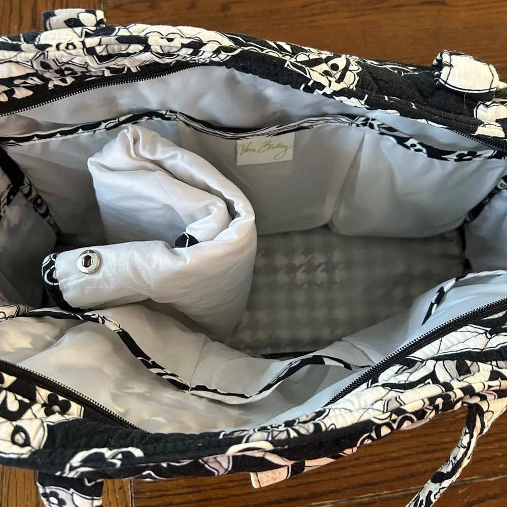 Vera Bradley Diaper bag. Floral Black and White